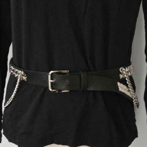 Black and Silver Chain Belt - Picture 5 of 6